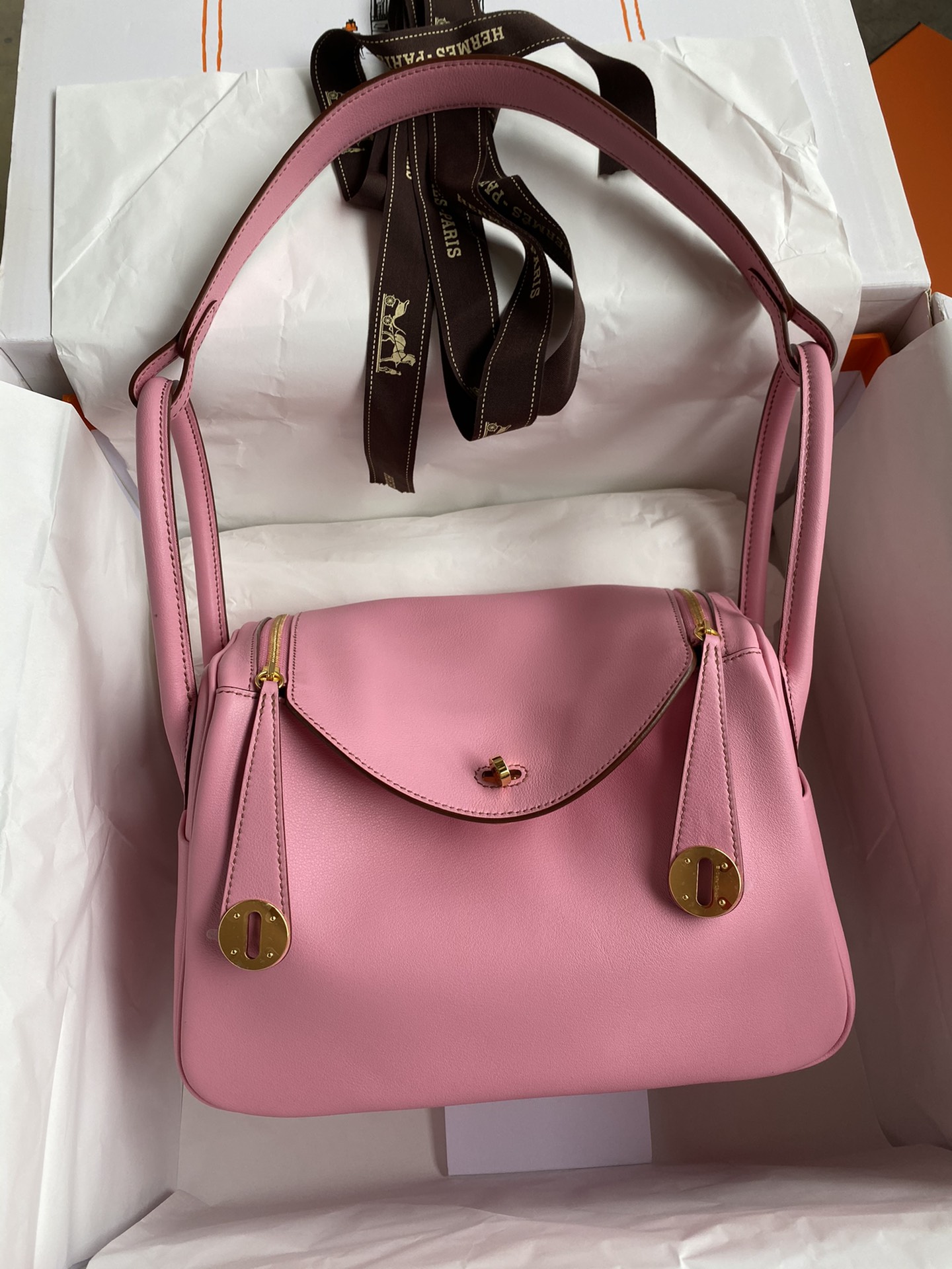 Hermes Lindy 26cm Handbag Shoulder Bag In Mauve Sylvestre Swift Leather